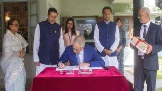 Tony Blair pays homage to Bangabandhu