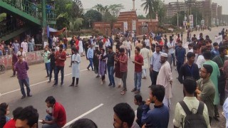 JU students stage demo, demand release journalist Shams