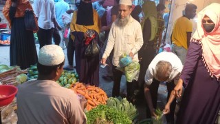 শসা, গাজর ও বেগুনের দাম বেড়েছে কেজিতে ২৫ টাকা