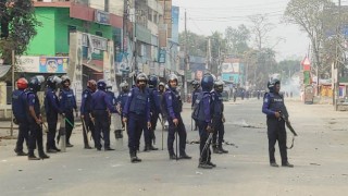 সালানা জলসাকে কেন্দ্র করে পঞ্চগড়ে পুলিশ-মুসল্লি সংঘর্ষ