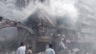 রাজধানীর সায়েন্সল্যাবে ভবনে বিস্ফোরণ, আহত কয়েকজন