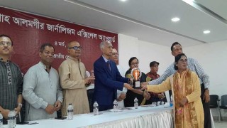 শাহ আলমগীর জার্নালিজম এক্সিলেন্স অ্যাওয়ার্ড পেলেন বদরুল আহসান