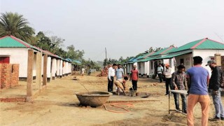 প্রধানমন্ত্রীর উপহার ঘর পেলেন ১৮০ গৃহহীন পরিবার