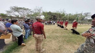 বিমানবন্দরে প্রথম যুক্ত হলো ডগ স্কোয়াড টিমের সাত নারী