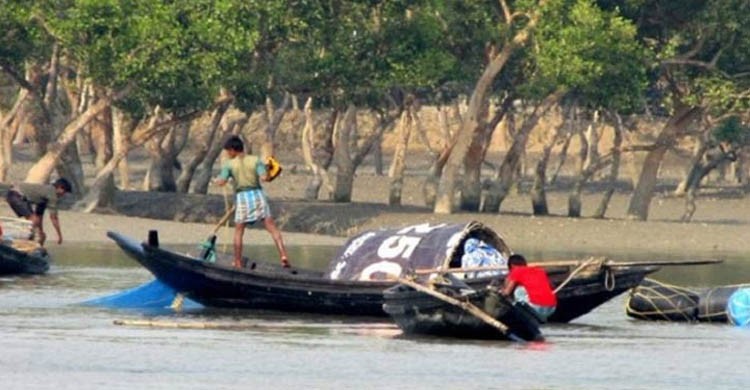 নিষেধাজ্ঞা অমান্য করে মাছ ধরায় ৮ জেলে গ্রেপ্তার