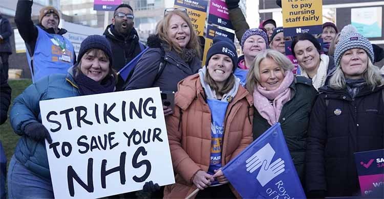 Nurses in England walk out as dispute intensifies