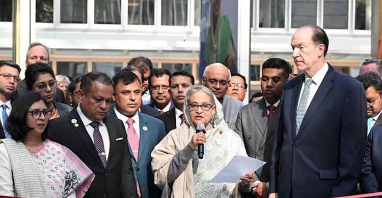 Let's work together for bright future, PM tells WB