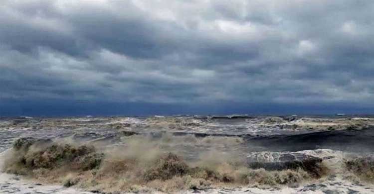 Cyclone Mocha starts crossing Cox’s Bazar with speed of up to 215 kmph: BMD