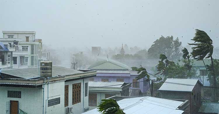 3 killed as Cyclone Mocha slams into Myanmar coast