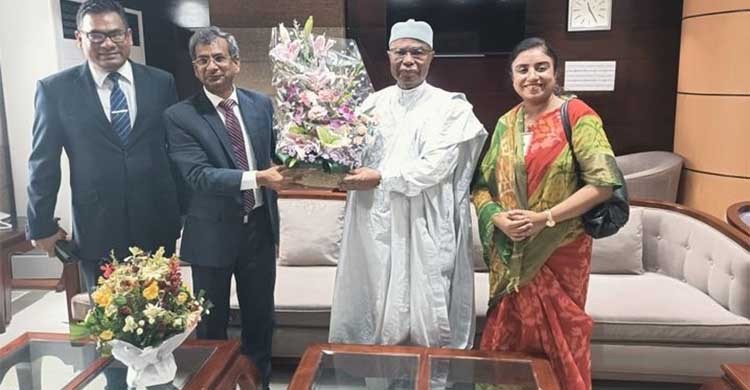 OIC Secretary General arrives in Dhaka