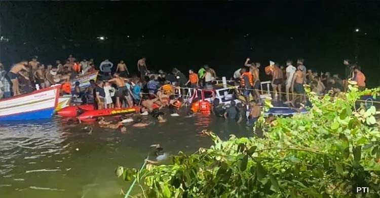 Boat capsizes in southern India, at least 20 people dead