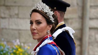 Floral headpieces replace tiaras at Charles's dress-down coronation