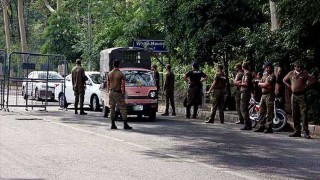 ইমরানের বাস ভবনে 'জঙ্গি' বিরোধী অভিযান!