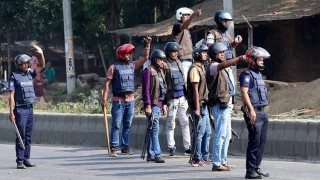 বগুড়ায় হরতালের সমর্থকদের মিছিলে পুলিশের গুলি, থমথমে উত্তেজনা