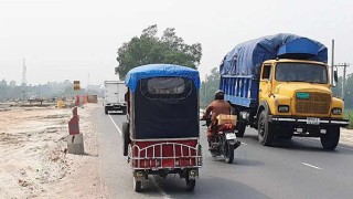 ঢাকা-বঙ্গবন্ধু সেতু মহাসড়কে দূরপাল্লার যানবাহনের চাপ বাড়ছে