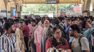 দুদিনে ঢাকা ছেড়েছেন ২০ লাখের বেশি মুঠোফোন সিমধারী