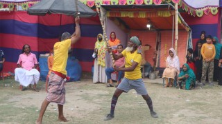 নওগাঁয় গ্রামীণ সংস্কৃতির ঐতিহ্যবাহী লাঠিখেলা অনুষ্ঠিত