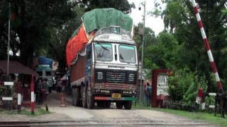 হিলি স্থলবন্দরে টানা বন্ধের পর আমদানি-রপ্তানি শুরু