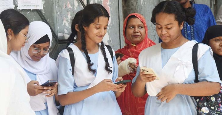 এসএসসির ফল প্রকাশের সম্ভাব্য তারিখ জানাল বোর্ড