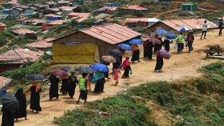 বাংলাদেশে ঢোকার পথ খুঁজছে কয়েক হাজার রোহিঙ্গা