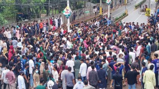 টাঙ্গাইলে শিক্ষার্থীদের গণমিছিল, ১ ঘণ্টা অবরোধ বঙ্গবন্ধু সেতু মহাসড়ক