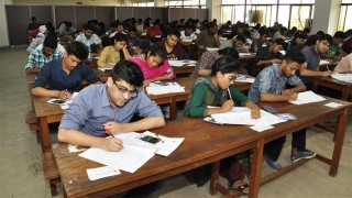 ঢাবির ‘খ’ ইউনিটের ভর্তি পরীক্ষা আজ, প্রতি আসনে লড়বেন ৪২ জন