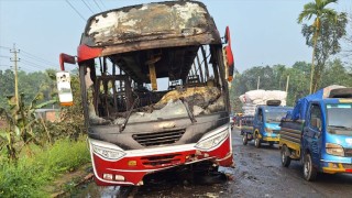 ফরিদপুরে বাসের ধাক্কায় মোটরসাইকেল আরোহী নিহত, বাসে আগুন