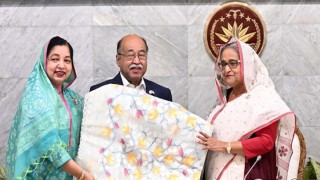 টাঙ্গাইল শাড়িসহ ৩ পণ্যের জিআই সনদ প্রধানমন্ত্রীর কাছে হস্তান্তর