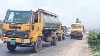 ১৪ কিলোমিটার সড়কে যানবাহন চলাচলে ধীরগতি, ৮ ঘণ্টাপর স্বাভাবিক