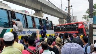 টার্মিনাল ও স্টেশনগুলোতে ঘরমুখো মানুষের উপচেপড়া ভিড়