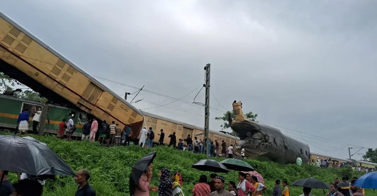 দার্জিলিংয়ে ট্রেন দুর্ঘটনায় নিহত বেড়ে ৮