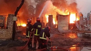 জ্বালানি তেলের দোকানে আগুন, মালিক দম্পতিসহ দগ্ধ ৩