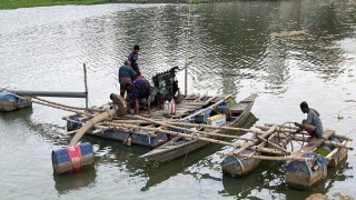 গোবিন্দগঞ্জে বালুু উত্তোলন বন্ধে প্রশাসনের অভিযান