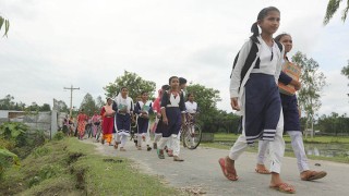 এখন থেকে অসচ্ছল শিক্ষার্থীরা প্রধানমন্ত্রীর শিক্ষা সহায়তা পাবেন নগদে