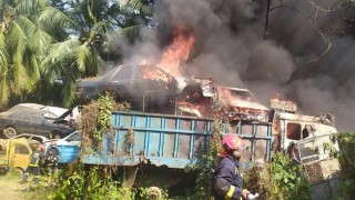 শাহবাগ থানার গাড়ির ডাম্পিং স্টেশনে আগুন, নিয়ন্ত্রণে ৩ ইউনিট