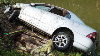 পিরোজপুরে নিয়ন্ত্রণ হারিয়ে প্রাইভেটকার খালে, ৪ শিশুসহ নিহত ৮