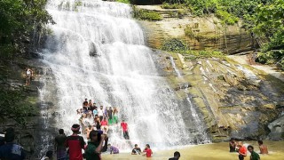 খৈয়াছড়া ঝরনায় পর্যটক প্রবেশে সাময়িক নিষেধাজ্ঞা