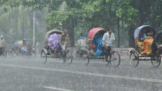 সকাল থেকে রাজধানীতে বৃষ্টি, পথে পথে ভোগান্তি