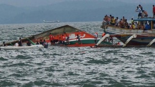 নাইজেরিয়ায় নৌকা ডুবে ৬৪ জনের মৃত্যুর আশঙ্কা