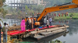 লাল গালিচায় খালে নেমে তিন উপদেষ্টার খননের উদ্বোধন