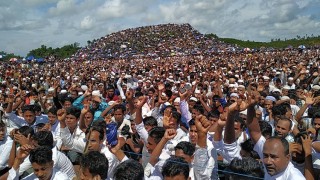 মার্কিন সহায়তা বন্ধে সংকটে রোহিঙ্গারা, প্রভাব পড়তে পারে বাংলাদেশের ওপর