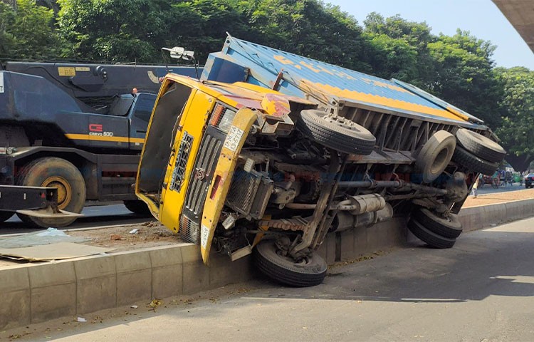 সারাদেশে আলোচিত