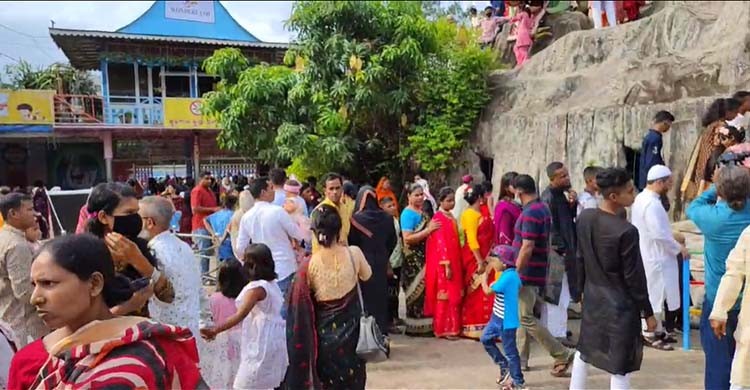 বিনোদন কেন্দ্রগুলোতে উপচে পড়া ভিড়, শ্যামলী শিশুমেলা থেকে সরাসরি