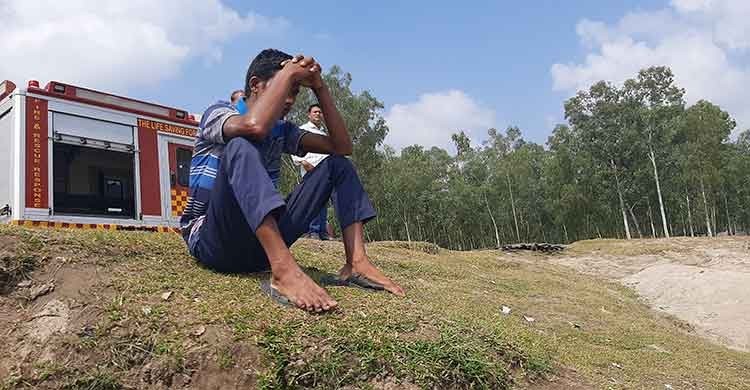 'বাবার হাড্ডিটা পেলেও শান্তি পাই' ||নদীতে নিখোঁজ বাবার লাশ পেতে ছেলের আকুতি||