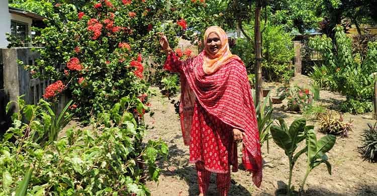 সিংড়ার প্রাকৃতিক শোভা বাড়াচ্ছে লিরার শখের বাগান