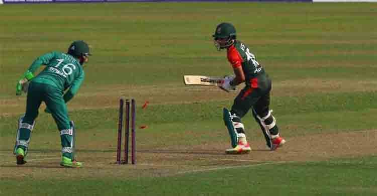 Pakistan beat Bangladesh by 4 wickets