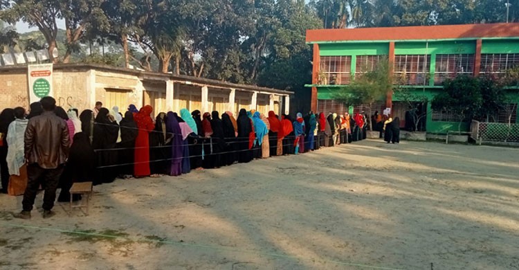 Polling underway in 1007 unions, 10 municipalities