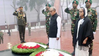 শহীদ বুদ্ধিজীবীদের প্রতি রাষ্ট্রপতি-প্রধানমন্ত্রীর শ্রদ্ধা