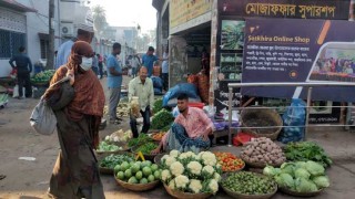 সবজিতে স্বস্তি মিললেও নিত্যপণ্যে অস্বস্তি