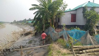 খুলনায় নদী ভাঙন আতঙ্কে আশ্রয়ন প্রকল্পের বাসিন্দারা